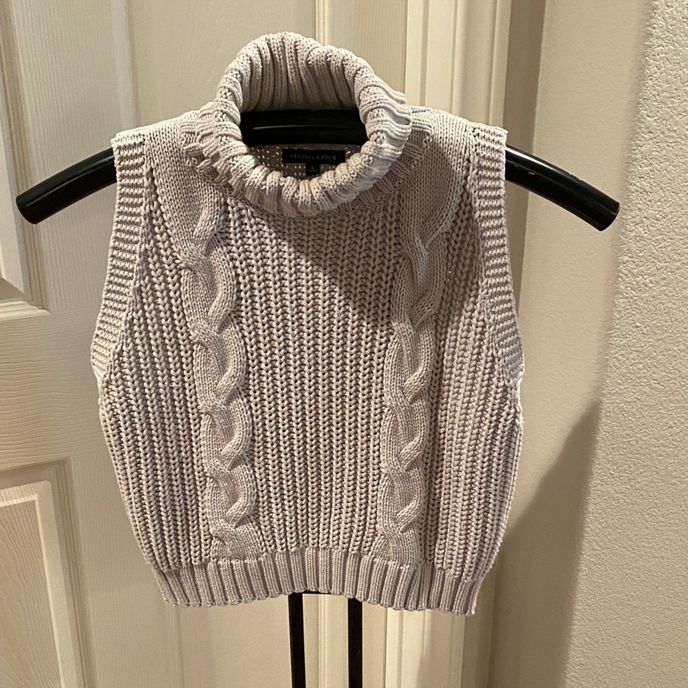 Kendall & Kylie Cream Cable Knit Turtleneck Sweater Vest